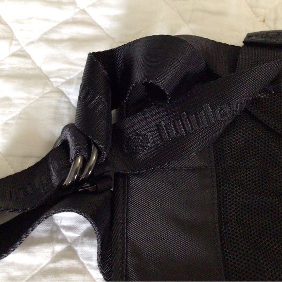 Lululemon Athletica Nylon Leather Trim Zip Cross Body Hip Bag Fanny Travel - Picture 5 of 8